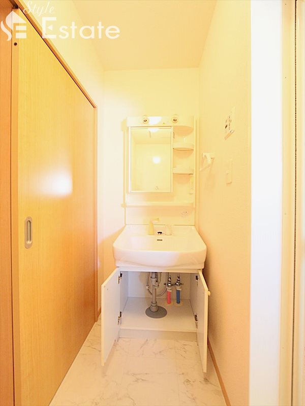 洗面台収納スペース