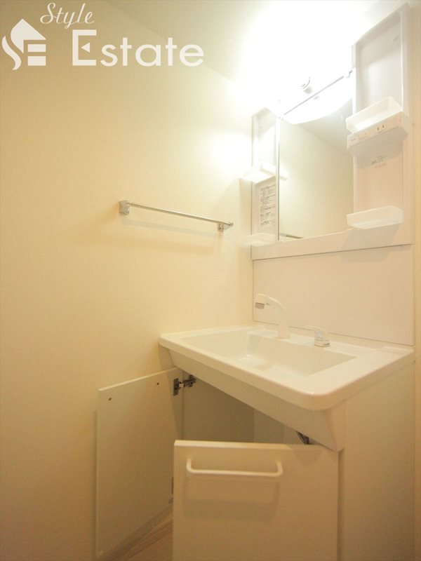 独立洗面台シャンプードレッサー付 収納 同仕様内装