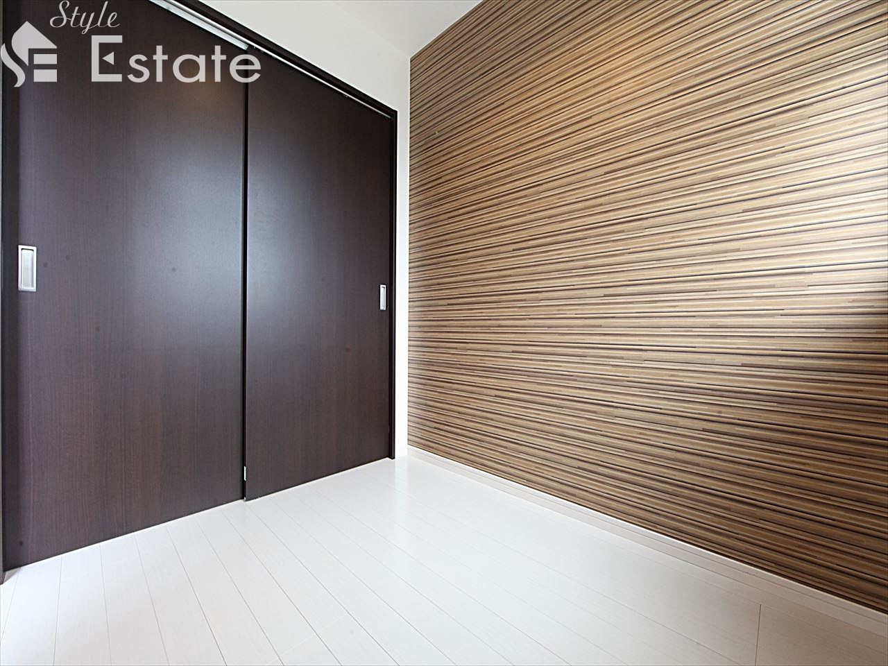 洋室 2.8帖 クローゼット付