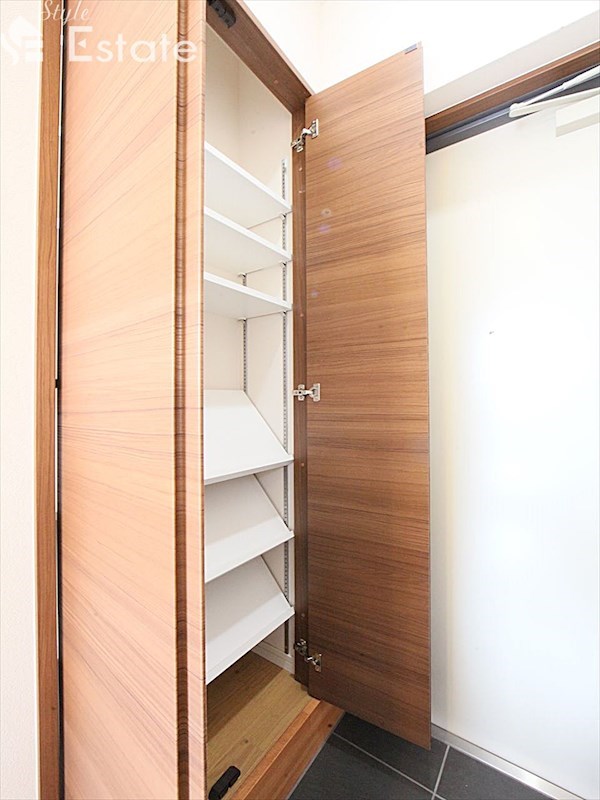 シューズボックス