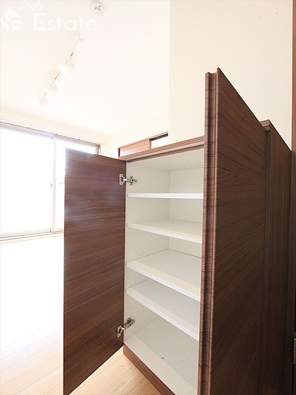 シューズボックス