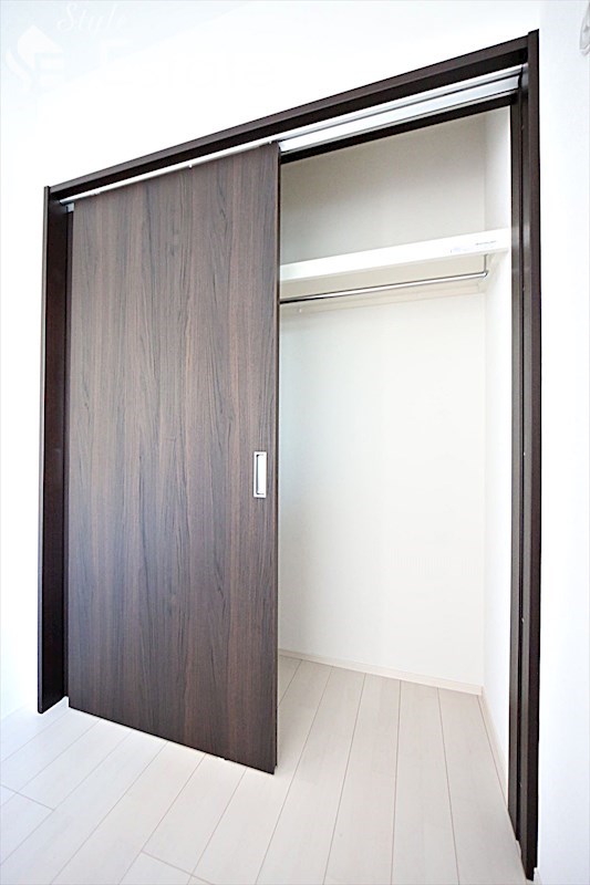 ベッドルームクローゼット