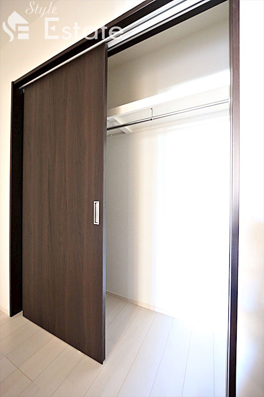 ベッドルームクローゼット