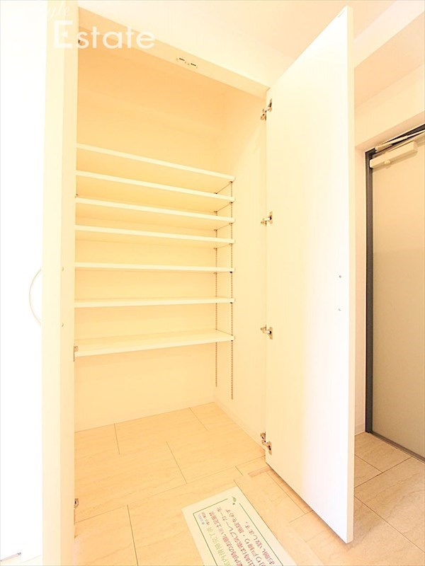 シューズボックス