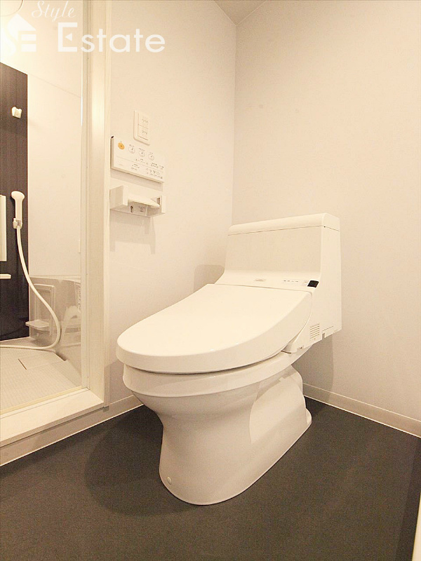シャワー付きトイレ