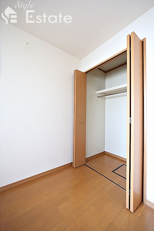 ベッドルームクローゼット