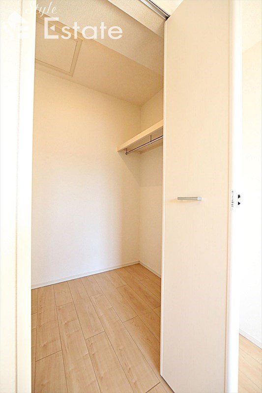 ベッドルームウォークインクローゼット