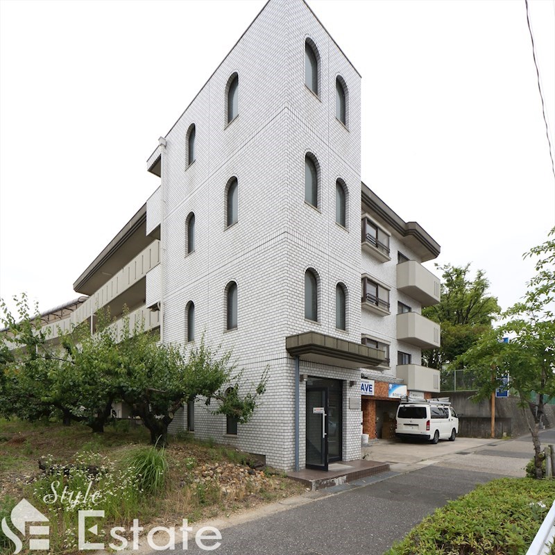 シーズンコート植田南