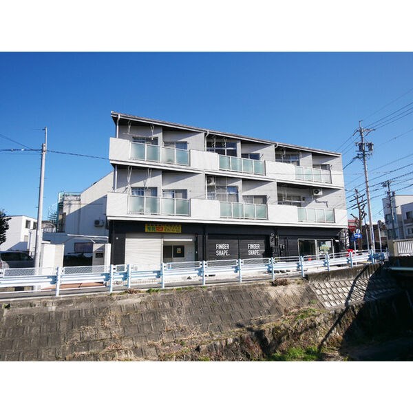 川原ロイヤルハイツ