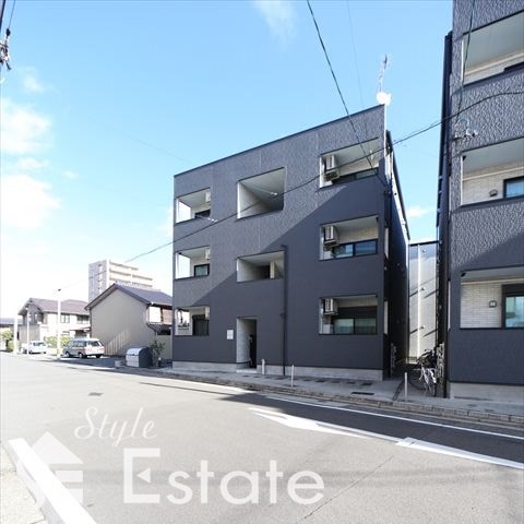 アレクサンダープラッツ金山