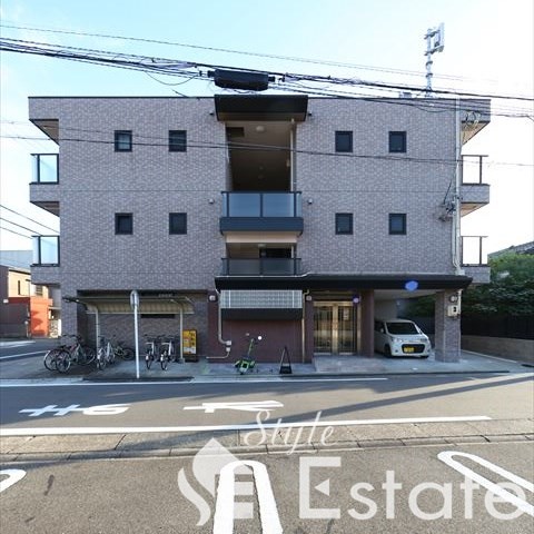 シーズンコート六番町