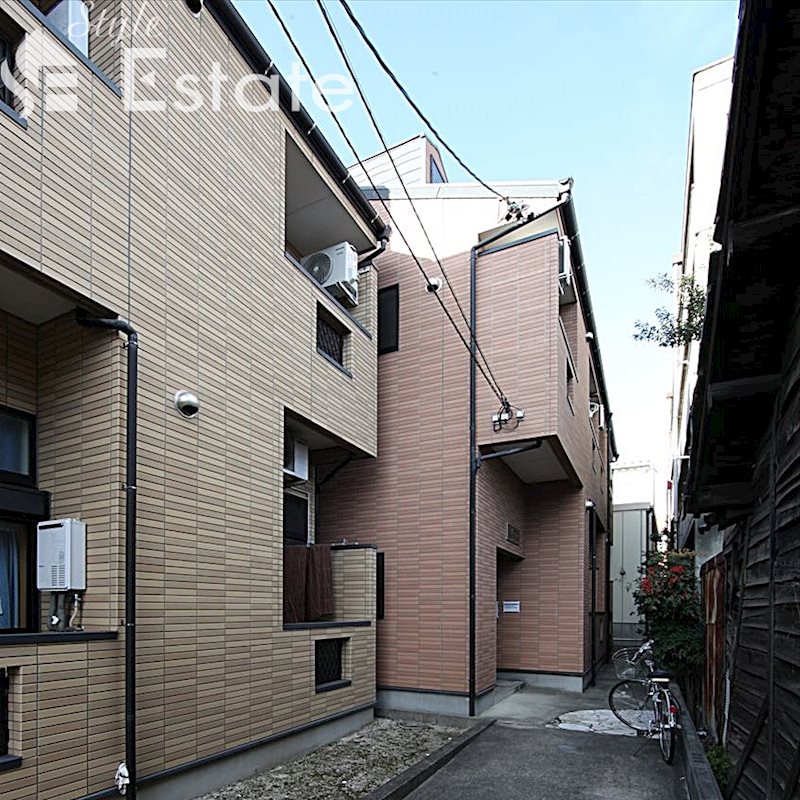 LIBERTY COURT