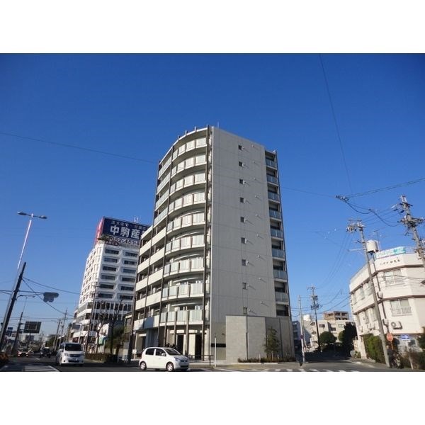 ファミール熱田