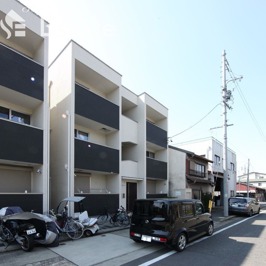 M-COURT V