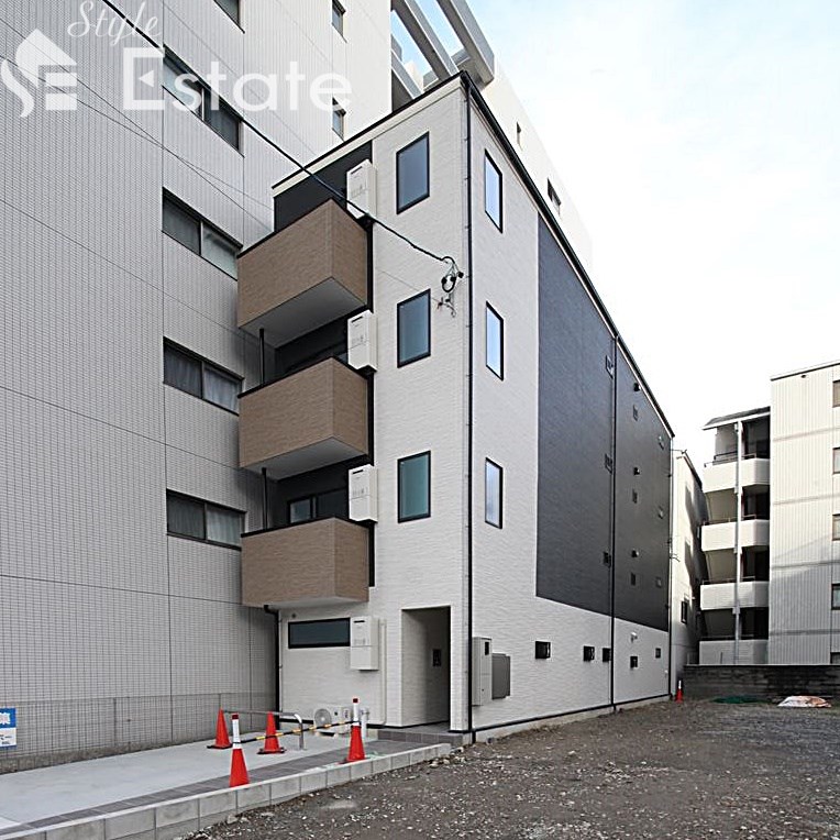 SELENITE平安通駅前