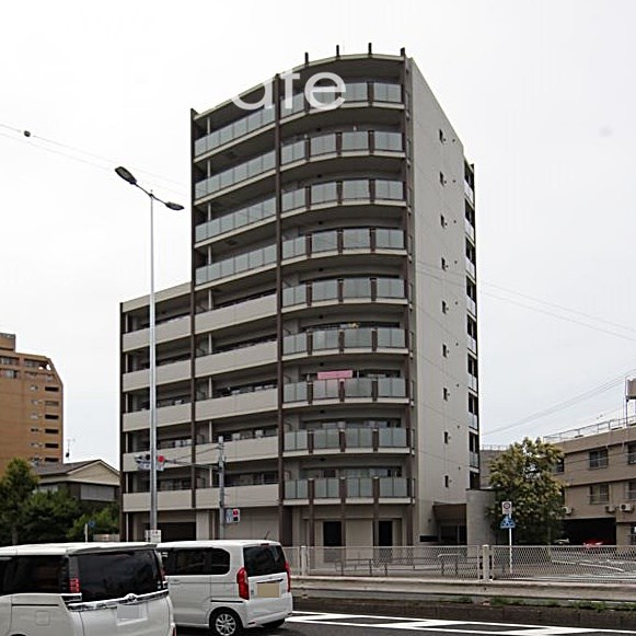 ファミール熱田