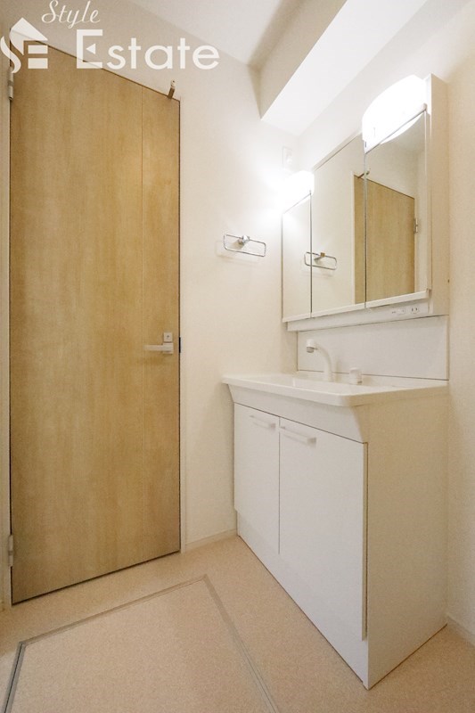 独立洗面台 脱衣所