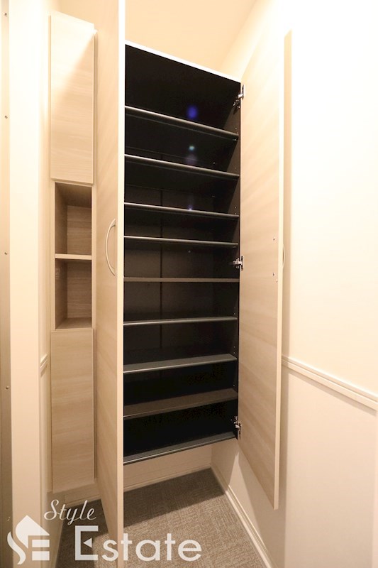 シューズボックス