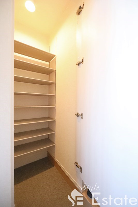 シューズボックス