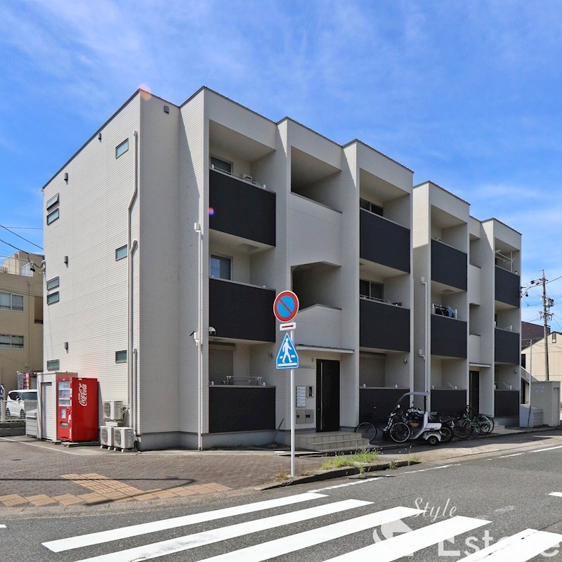 M-COURT V