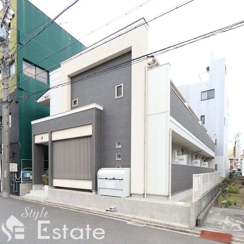 クレフラスト道徳駅前