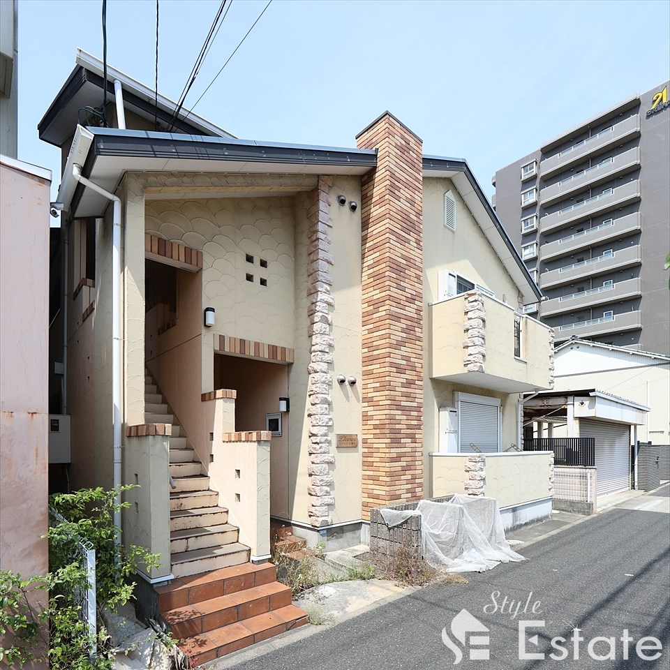 リブレア三番町