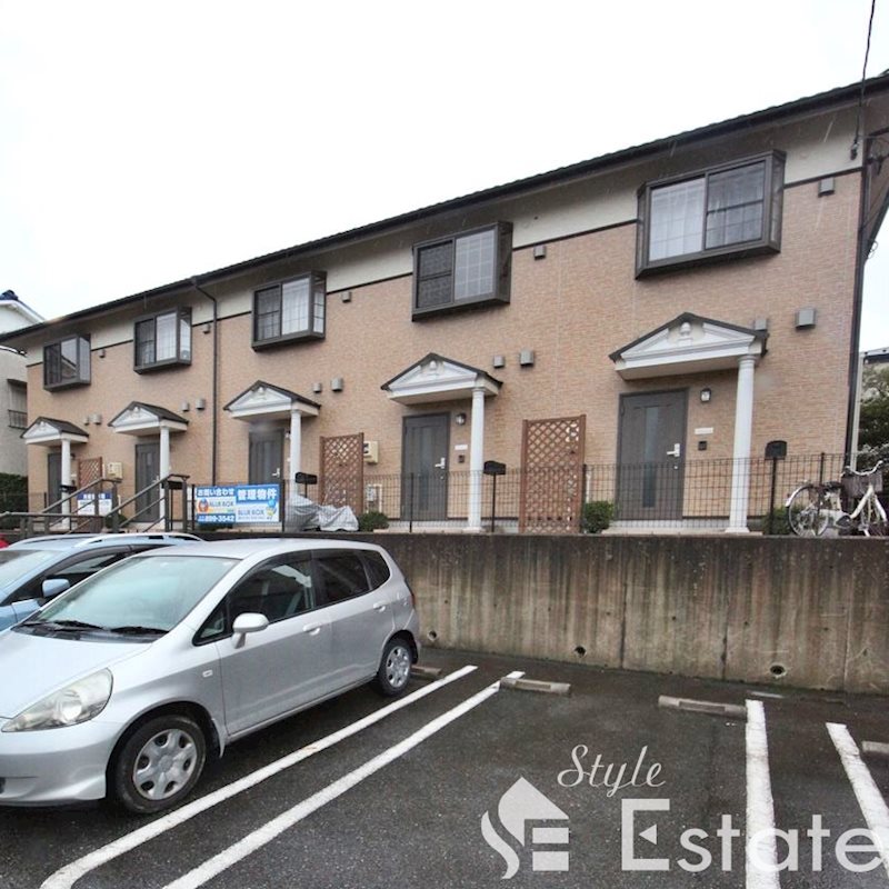 ファミーユ西入